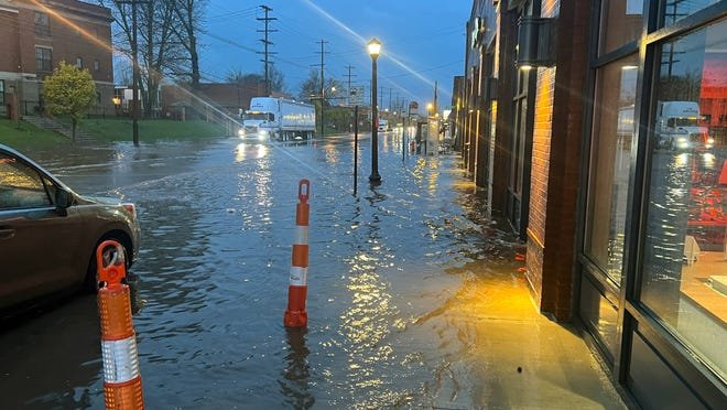 Heavy rain causes flooding near the area of North High St. in Columbus Ohio.